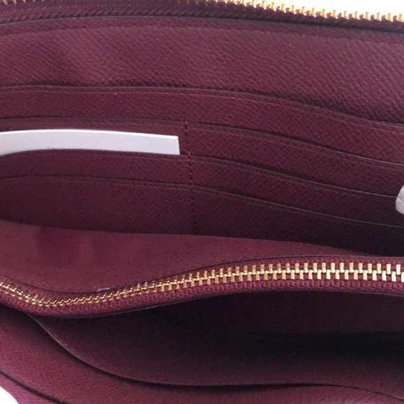 Coach wristlet 🆕 Burgundy - Picture 7 of 8